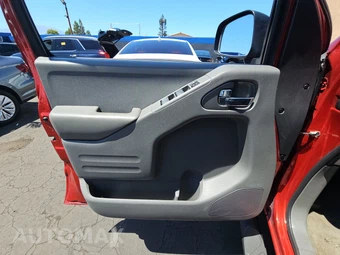 2018 Nissan Frontier SV Crew Cab Medium Bed – miniatura 9