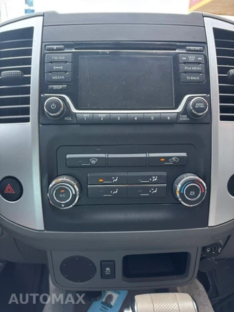2018 Nissan Frontier SV Crew Cab Medium Bed - miniatura 8