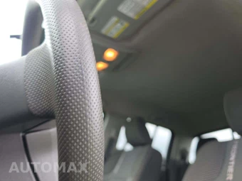 2018 Nissan Frontier SV Crew Cab Medium Bed – miniatura 8