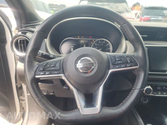 2018 Nissan Kicks SR - miniatura 10