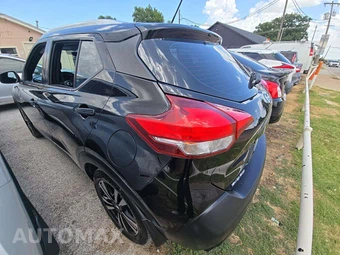 2018 Nissan Kicks SV – miniatura 2