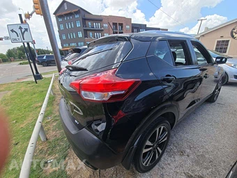 2018 Nissan Kicks SV – miniatura 3