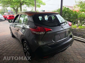 2018 Nissan Kicks SV – miniatura 2