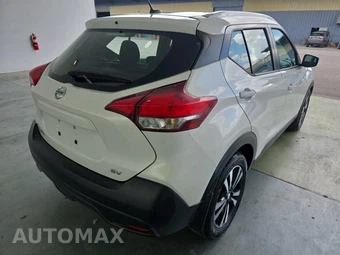 2018 Nissan Kicks SV - miniatura 4
