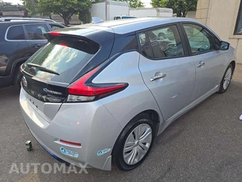 2018 Nissan LEAF S – miniatura 3