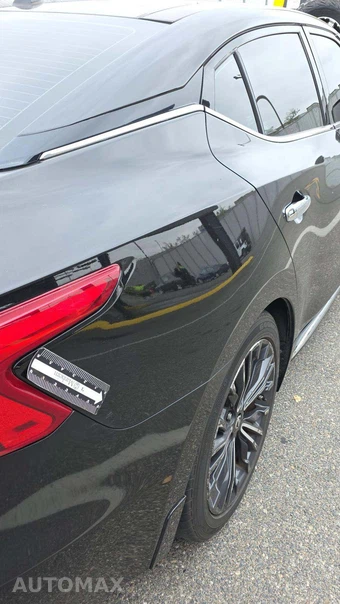 2018 Nissan Maxima Platinum – miniatura 26