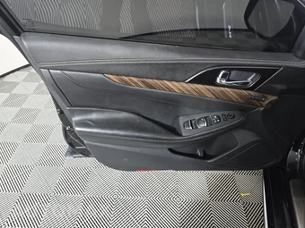 2018 Nissan Maxima Platinum – miniatura 9