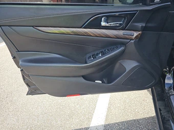 2018 Nissan Maxima Platinum - miniatura 9