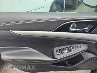 2018 Nissan Maxima SV – miniatura 9