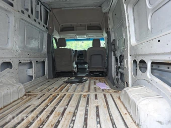 2018 Nissan NV2500 HD Cargo S High Roof 146.1" WB - miniatura 19