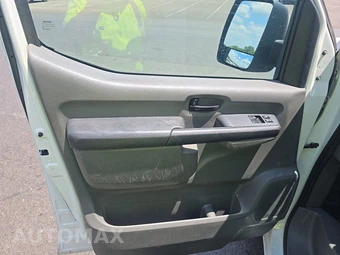 2018 Nissan NV2500 HD Cargo S Standard Roof 146.1" WB - miniatura 9