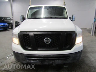 2018 Nissan NV3500 HD Cargo SV Standard Roof 146.1" WB - miniatura 2