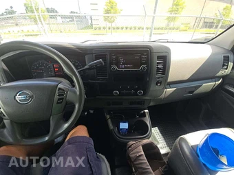 2018 Nissan NV3500 HD Passenger S 146.1" WB - miniatura 10
