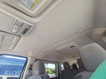 2018 Nissan NV3500 HD Passenger S 146.1" WB - miniatura 11