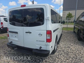 2018 Nissan NV3500 HD Passenger S 146.1" WB - miniatura 3