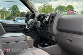 2018 Nissan NV3500 HD Passenger SV 146.1" WB - miniatura 13