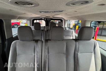 2018 Nissan NV3500 HD Passenger SV 146.1" WB - miniatura 15