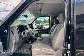 2018 Nissan NV3500 HD Passenger SV 146.1" WB - miniatura 19