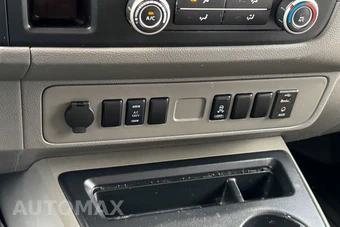 2018 Nissan NV3500 HD Passenger SV 146.1" WB - miniatura 30