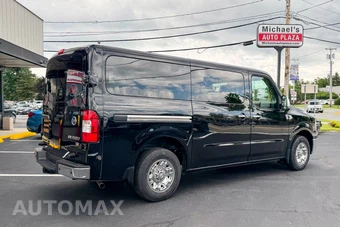 2018 Nissan NV3500 HD Passenger SV 146.1" WB - miniatura 4
