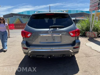 2018 Nissan Pathfinder Platinum - miniatura 4