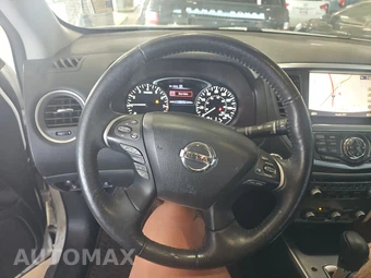2018 Nissan Pathfinder SL – miniatura 10