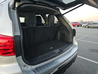2018 Nissan Pathfinder SL – miniatura 17