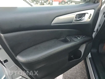 2018 Nissan Pathfinder SL – miniatura 9
