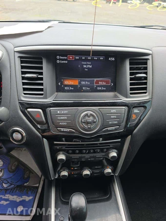 2018 Nissan Pathfinder SV – miniatura 7
