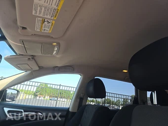2018 Nissan Pathfinder SV - miniatura 18
