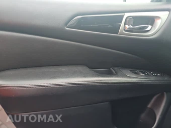 2018 Nissan Pathfinder SV – miniatura 9