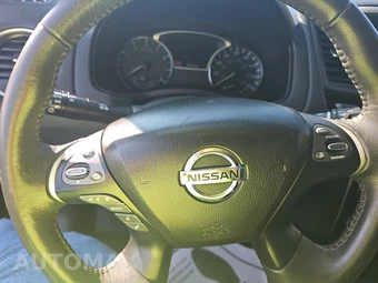 2018 Nissan Pathfinder SV - miniatura 10