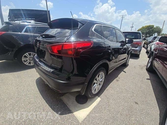 2018 Nissan Rogue Sport S - miniatura 3