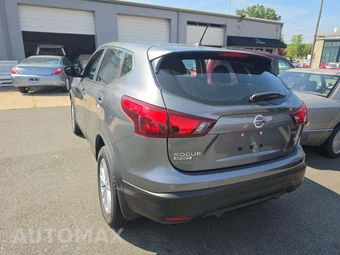2018 Nissan Rogue Sport S - miniatura 2