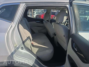 2018 Nissan Rogue Sport SV - miniatura 16
