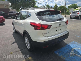 2018 Nissan Rogue Sport SV - miniatura 2