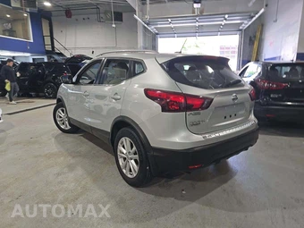 2018 Nissan Rogue Sport SV - miniatura 2