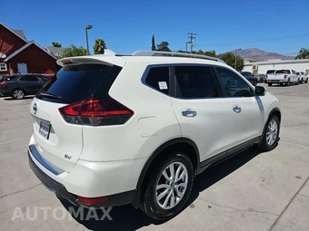 2018 Nissan Rogue SV – miniatura 4
