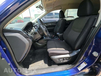 2018 Nissan Rogue SV – miniatura 6