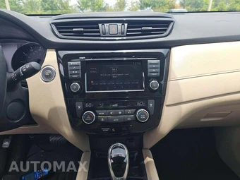 2018 Nissan Rogue SV – miniatura 7