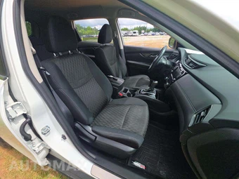 2018 Nissan Rogue SV – miniatura 18