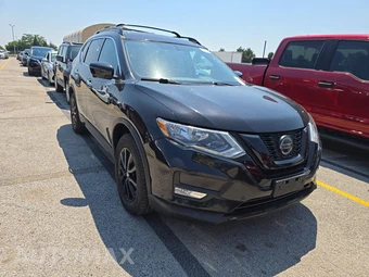 2018 Nissan Rogue SV – miniatura 3