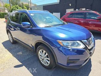 2018 Nissan Rogue SV – miniatura 4