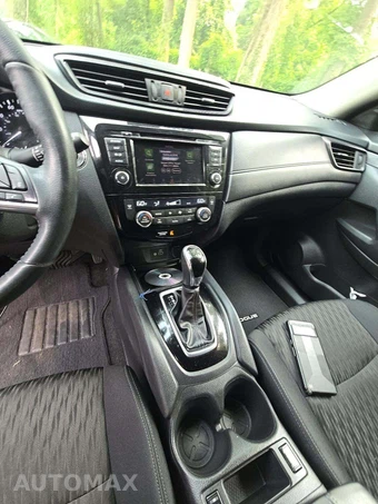 2018 Nissan Rogue SV – miniatura 10