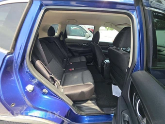 2018 Nissan Rogue SV – miniatura 16