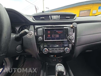 2018 Nissan Rogue SV – miniatura 7
