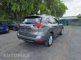 2018 Nissan Rogue SV – miniatura 3
