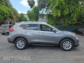 2018 Nissan Rogue SV – miniatura 4