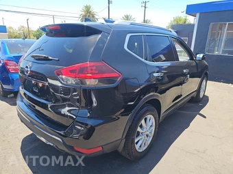 2018 Nissan Rogue SV – miniatura 4