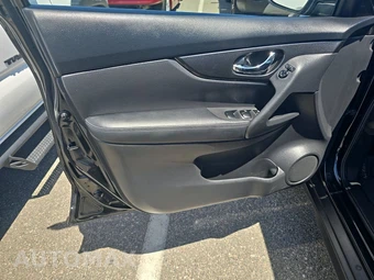 2018 Nissan Rogue SV – miniatura 9